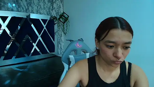 charlotte bluee online show from December 22, 6:52 pm