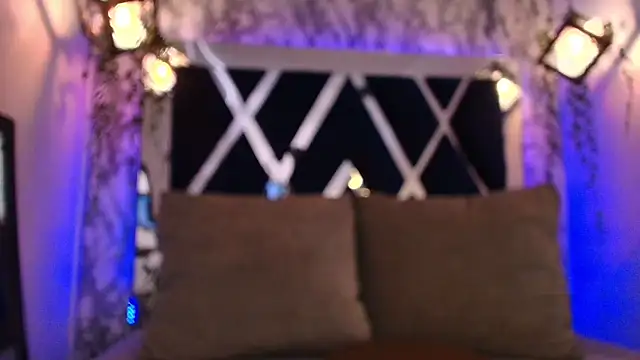 charlotte bluee online show from January 14, 6:44 pm