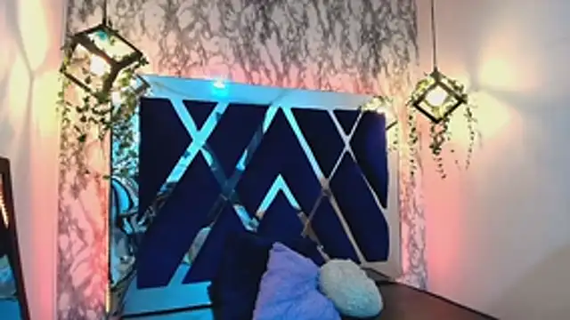 charlotte bluee online show from November 10, 6:46 pm