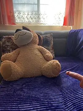 ZafiroKlein online show from April 14, 8:47 pm