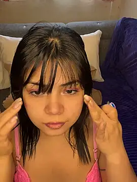 ZafiroKlein online show from April 15, 7:29 pm