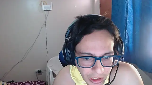 Snapshot of cholitohermoso chatting on February 13, 3:45 pm cholitohermoso online show from February 13, 3:45 pm
