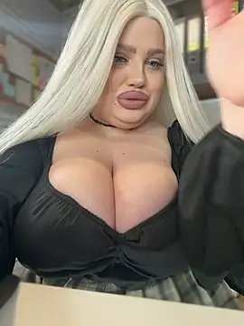 Snapshot of Eliaden chatting on February 27, 6:13 am Eliaden online show from February 27, 6:13 am