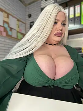 Snapshot of Eliaden chatting on March 1, 3:28 am Eliaden online show from March 1, 3:28 am