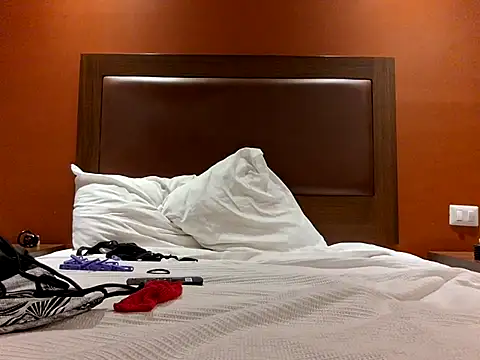 Iscariot19 online show from March 11, 1:59 am