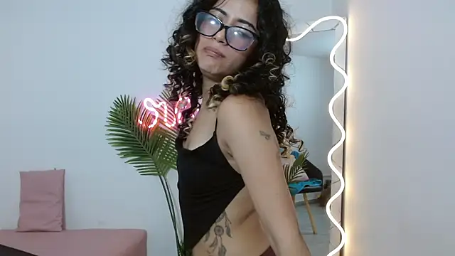 Snapshot of kristen_tay chatting on February 27, 6:46 am kristen tay online show from February 27, 6:46 am