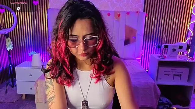 kristen tay online show from April 10, 3:02 am