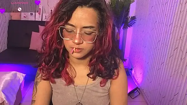 kristen tay online show from April 13, 3:21 am