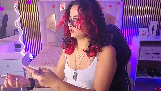 kristen tay online show from March 4, 7:10 pm