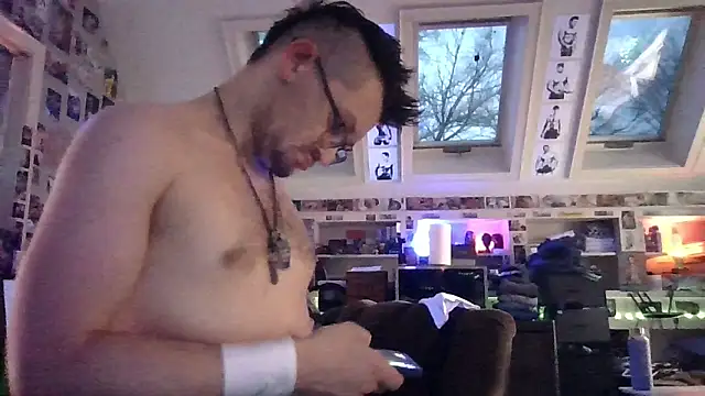 Sk00byJaXxX212 online show from January 8, 10:49 pm