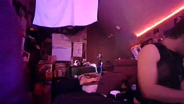 Snapshot of Sk00byJaXxX212 chatting on October 24, 9:08 am Sk00byJaXxX212 online show from October 24, 9:08 am