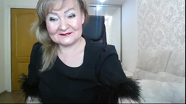 Snapshot of Victoria_secrets_ chatting on October 23, 9:30 am Victoria secrets online show from October 23, 9:30 am