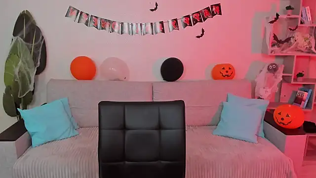 GabriellaMays online show from October 31, 5:15 am