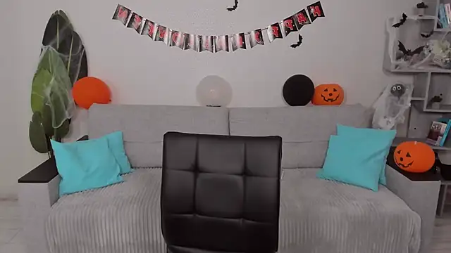 GabriellaMays online show from November 6, 5:11 am