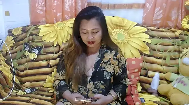 Snapshot of UrSweetClassyPinay chatting on December 17, 11:39 am UrSweetClassyPinay online show from December 17, 11:39 am