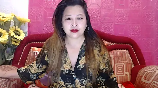 Snapshot of UrSweetClassyPinay chatting on February 20, 6:24 pm UrSweetClassyPinay online show from February 20, 6:24 pm