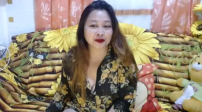 Snapshot of UrSweetClassyPinay chatting on December 17, 8:34 am UrSweetClassyPinay online show from December 17, 8:34 am