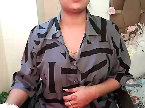 megancatluna online show from November 17, 4:38 am