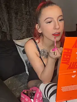 princessred517 online show from February 9, 9:24 pm