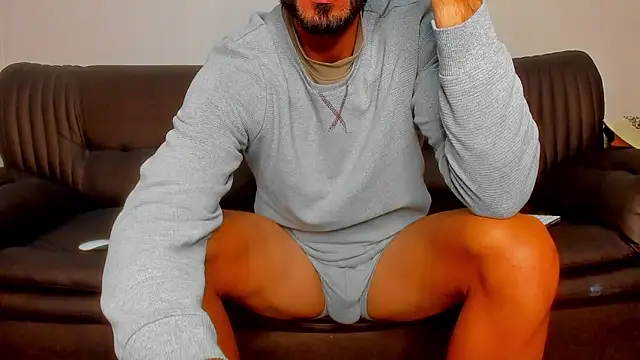 Snapshot of sexyhotmusclesforyou1 chatting on November 7, 5:28 pm sexyhotmusclesforyou1 online show from November 7, 5:28 pm