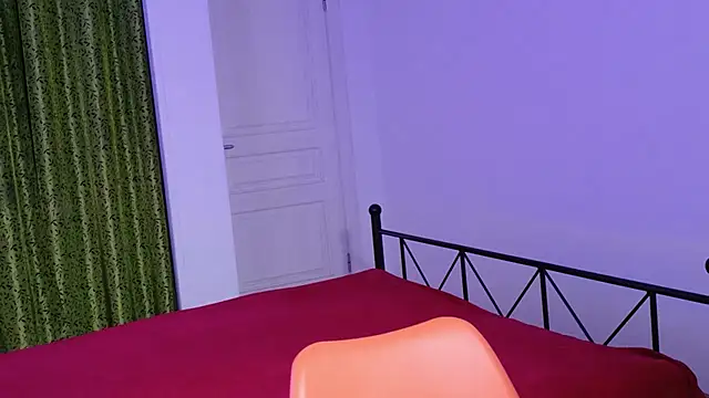 RaileReed online show from November 20, 1:45 pm