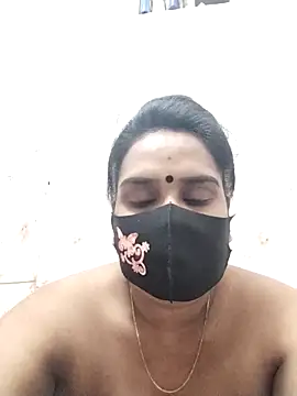 Snapshot of Mitila-3232 chatting on February 20, 11:50 pm Mitila-3232 online show from February 20, 11:50 pm