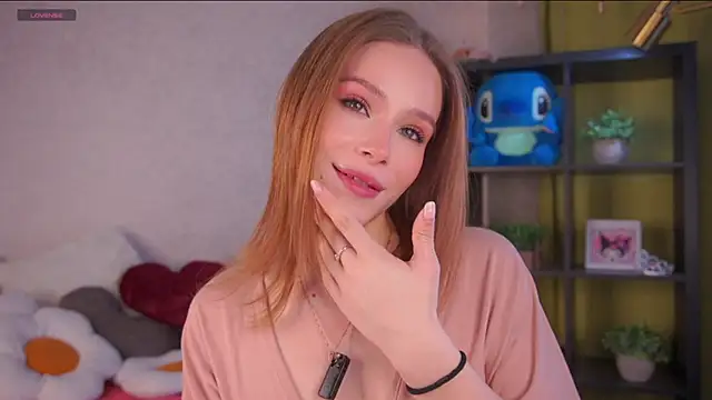 TaiteBayles online show from April 7, 1:40 am