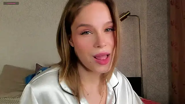 TaiteBayles online show from November 10, 1:32 am