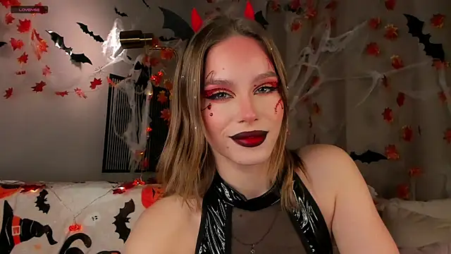 TaiteBayles online show from October 30, 1:37 am