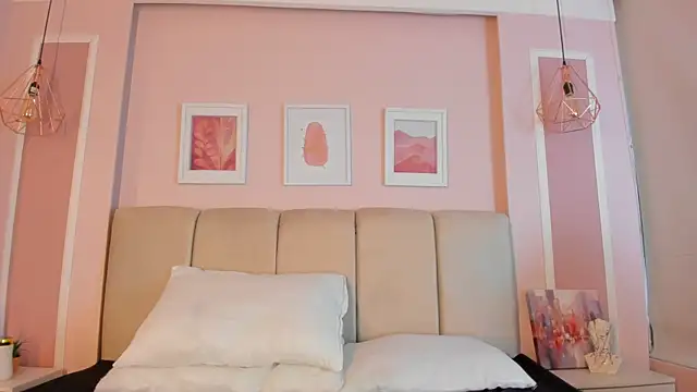 Annie rhoades online show from December 20, 1:14 pm