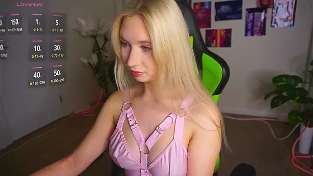 charm adel online show from November 11, 10:21 am