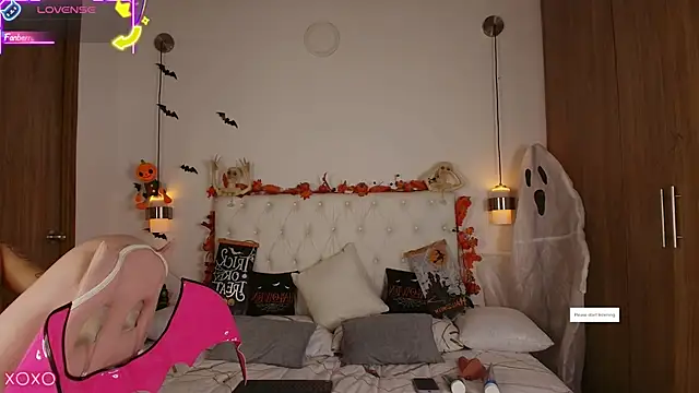 Snapshot of Julieta_priv chatting on October 22, 2:16 pm Julieta priv online show from October 22, 2:16 pm