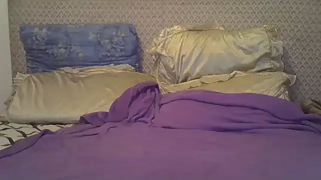 Snapshot of ChloeBab chatting on December 18, 12:42 pm ChloeBab online show from December 18, 12:42 pm