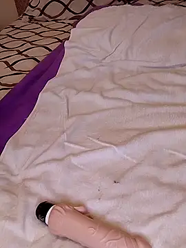 Snapshot of ChloeBab chatting on November 25, 6:14 am ChloeBab online show from November 25, 6:14 am