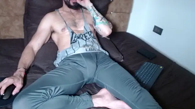 Valentino 0 online show from February 24, 4:30 pm