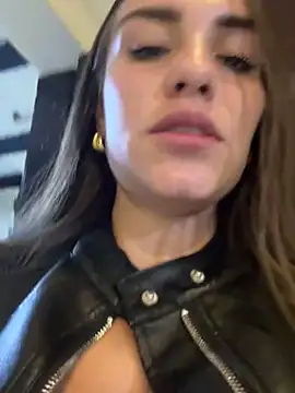 Snapshot of EMILY-07_ chatting on February 18, 8:03 pm EMILY-07 online show from February 18, 8:03 pm