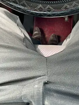 Snapshot of BadboySLR_8899 chatting on November 4, 8:40 am BadboySLR 8899 online show from November 4, 8:40 am