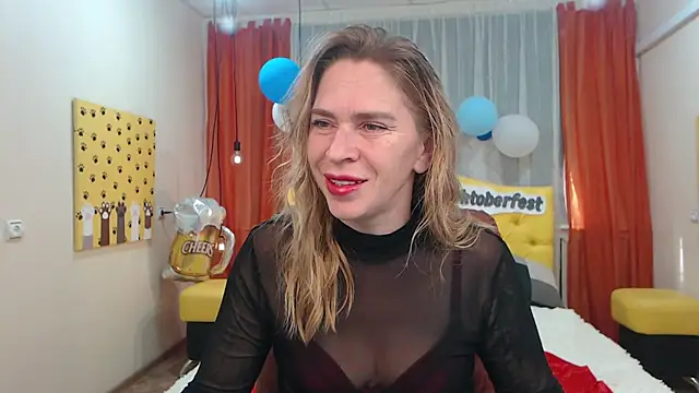 Snapshot of TessaDaybreak chatting on October 3, 7:32 am TessaDaybreak online show from October 3, 7:32 am