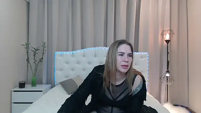 TessaDaybreak online show from January 16, 8:02 pm