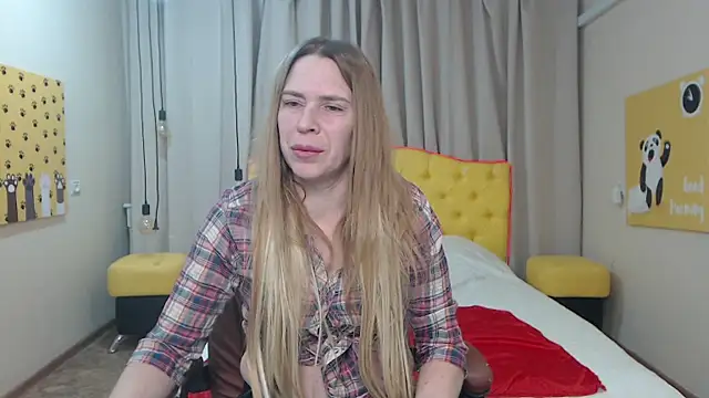 TessaDaybreak online show from February 16, 7:40 am