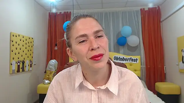 Snapshot of TessaDaybreak chatting on September 27, 6:30 am TessaDaybreak online show from September 27, 6:30 am