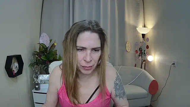 TessaDaybreak online show from April 5, 7:48 am