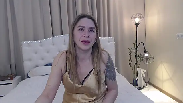 Snapshot of TessaDaybreak chatting on May 10, 6:50 am TessaDaybreak online show from May 10, 6:50 am