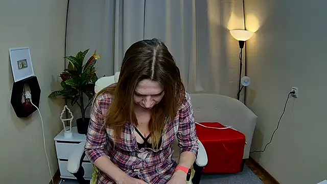 TessaDaybreak online show from February 21, 7:43 am