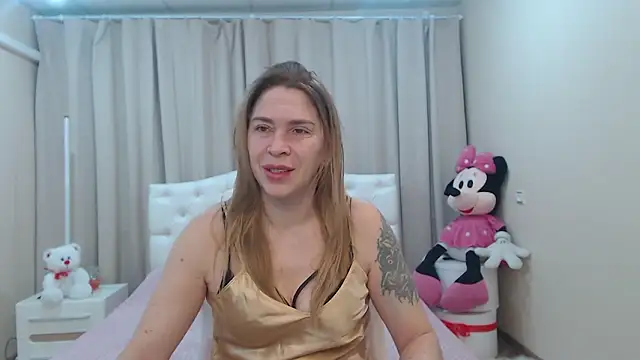 TessaDaybreak online show from March 10, 7:34 am