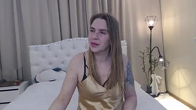 Snapshot of TessaDaybreak chatting on May 9, 7:56 am TessaDaybreak online show from May 9, 7:56 am