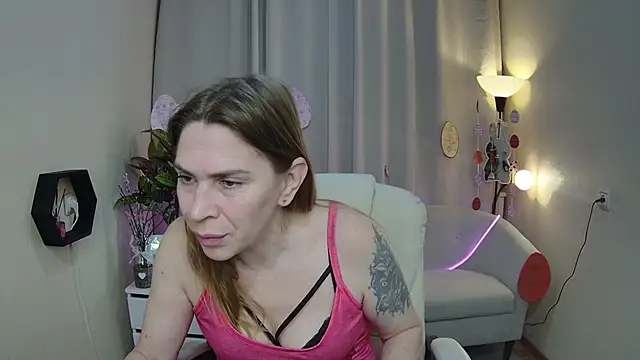 TessaDaybreak online show from April 4, 7:26 am