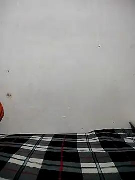 Snapshot of Dalou3a-69 chatting on March 23, 12:04 am Dalou3a-69 online show from March 23, 12:04 am