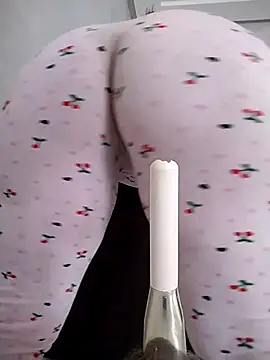 Snapshot of Dalou3a-69 chatting on September 9, 10:57 am Dalou3a-69 online show from September 9, 10:57 am