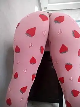 Snapshot of Dalou3a-69 chatting on October 17, 10:18 am Dalou3a-69 online show from October 17, 10:18 am